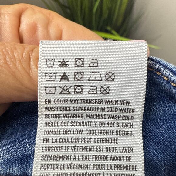 American Eagle Women's 5.5" Distressed‎ Eyelet Pockets Denim Shorts Size 6 - Picture 9 of 9